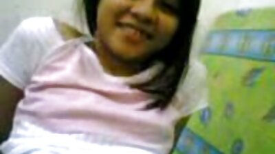 අලංකාර 18 හැවිරිදි brunette වේශ්යාව ඇගේ පෙම්වතා විසින් ඇණ ගසයි